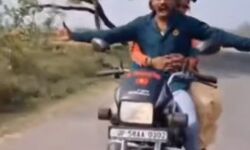 लाइक पाने को युवक का जानलेवा स्टंट-अब भरना पड़ेगा इतना चालान लाइक पाने को युवक का जानलेवा स्टंट-अब भरना पड़ेगा इतना चालान