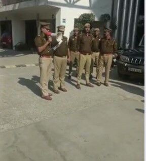 छावनी बनाकर गैंगस्टर की 45 लाख की संपत्ति कुर्क- की थी करोड़ों की ठगी छावनी बनाकर गैंगस्टर की 45 लाख की संपत्ति कुर्क- की थी करोड़ों की ठगी