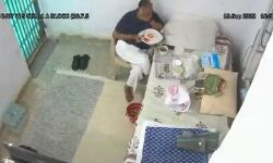 मंत्री जी की जेल में भी ऐश- मसाज के बाद अब बिस्तर पर वीआईपी खाना