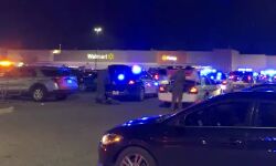 वॉलमार्ट स्टोर के भीतर चली दनादन गोलियां-10 लोगों की मौत वॉलमार्ट स्टोर के भीतर चली दनादन गोलियां-10 लोगों की मौत