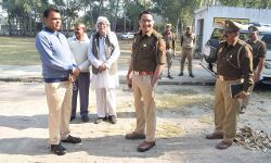 कलेक्टर-कप्तान ने विभिन्न क्षेत्रो में जाकर किया मतदान बूथो का निरीक्षण कलेक्टर-कप्तान ने विभिन्न क्षेत्रो में जाकर किया मतदान बूथो का निरीक्षण