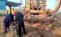 पानी की टंकी का कार्य करने से पहले कराई गई पूजा अर्चना