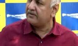 मनीष ने भी अपनाया डबल इंजन फार्मूला