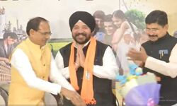 राहुल की यात्रा के बीच कमलनाथ के कट्टर समर्थक रहे.... राहुल की यात्रा के बीच कमलनाथ के कट्टर समर्थक रहे....