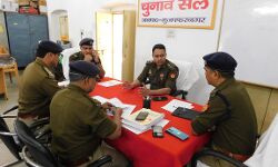 उपचुनाव के मतदान को पुलिस मुस्तैद-नहीं खड़क सकेगा पता भी उपचुनाव के मतदान को पुलिस मुस्तैद-नहीं खड़क सकेगा पता भी