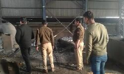 लोहा गलाने वाली फैक्ट्री में एक युवक कूदा- मौके पर ही मौत लोहा गलाने वाली फैक्ट्री में एक युवक कूदा- मौके पर ही मौत