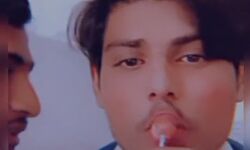 शोहदे बने छात्रों ने अपनी टीचर को ही क्लास में कह दिया आई लव यू और..