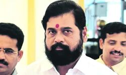 बगावत करने वाले के घर में विद्रोह!- सीएम के साथ नहीं पहुंचे इतने एमएलए बगावत करने वाले के घर में विद्रोह!- सीएम के साथ नहीं पहुंचे इतने एमएलए