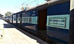 खतौली में फिर ट्रेन हादसा होने से बचा- उज्जैनी का बंपर क्षतिग्रस्त