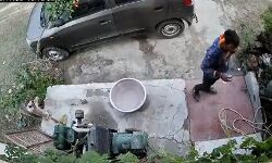 दिनदहाड़े लेखपाल के बच्चों के अपहरण का प्रयास- बदमाशों से भिड़ी मां दिनदहाड़े लेखपाल के बच्चों के अपहरण का प्रयास- बदमाशों से भिड़ी मां