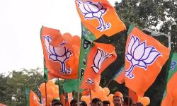 गाएब हुए केजरीवाल के उम्मीदवार पर्चा वापिस लेकर BJP में शामिल हुए मिले गाएब हुए केजरीवाल के उम्मीदवार पर्चा वापिस लेकर BJP में शामिल हुए मिले