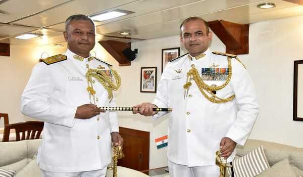 रियर एडमिरल गुरचरण ने पूर्वी बेड़े की कमान संभाली