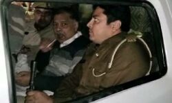 बिजली चोरी में पूर्व मंत्री को मिली 7 साल की सजा टिकट कटने पर.. बिजली चोरी में पूर्व मंत्री को मिली 7 साल की सजा टिकट कटने पर..