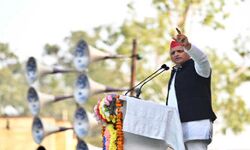 योगी बतायें, मैनपुरी के विकास में कितना योगदान- अखिलेश