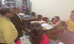 विकास भवन के औचक निरीक्षण में मिली गंदगी तो डीएम ने लगाई फटकार विकास भवन के औचक निरीक्षण में मिली गंदगी तो डीएम ने लगाई फटकार