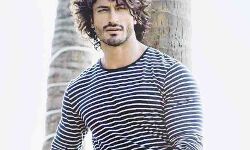 बॉलीवुड अभिनेता ने किया जोरदार हाइलाइन स्टंट बॉलीवुड अभिनेता ने किया जोरदार हाइलाइन स्टंट