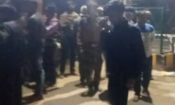 चेकिंग से बचकर भाग रहे टैंकर ने कई वाहन किए धराशाई- एक की मौत चेकिंग से बचकर भाग रहे टैंकर ने कई वाहन किए धराशाई- एक की मौत