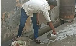 किए चस्पा पोस्टर- समस्याओं का समाधान होने तक नहीं डालेंगे वोट किए चस्पा पोस्टर- समस्याओं का समाधान होने तक नहीं डालेंगे वोट