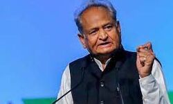 राहुल की केन्द्र सरकार को समय रहते संभल जाने की हुंकार-गहलोत राहुल की केन्द्र सरकार को समय रहते संभल जाने की हुंकार-गहलोत