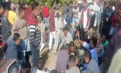 समस्याओं को बीजेपी एमएलए का आवास घेरा-बैकडोर से निकले विधायक समस्याओं को बीजेपी एमएलए का आवास घेरा-बैकडोर से निकले विधायक