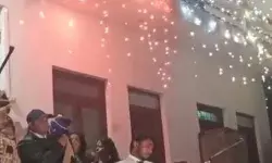 शादी में नाचते हुए खुश होकर की दनादन फायरिंग- अब तलाश रही पुलिस