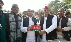 सियासत की बड़ी खबर - शिवपाल को लेकर अखिलेश यादव का बड़ा कदम सियासत की बड़ी खबर - शिवपाल को लेकर अखिलेश यादव का बड़ा कदम