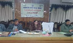 अवैध कॉलोनियों पर कार्रवाई ना होने पर अधिकारी को लगाई कड़ी फटकार- DM