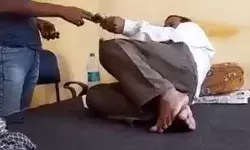 रास्ता खुलवाने को मांगी रिश्वत- रिश्वत खोर लेखपाल का वीडियो वायरल रास्ता खुलवाने को मांगी रिश्वत- रिश्वत खोर लेखपाल का वीडियो वायरल