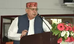 कृषि नुकसान से बचने के लिए हर किसान कराए बीमाः कृषि मंत्री कृषि नुकसान से बचने के लिए हर किसान कराए बीमाः कृषि मंत्री