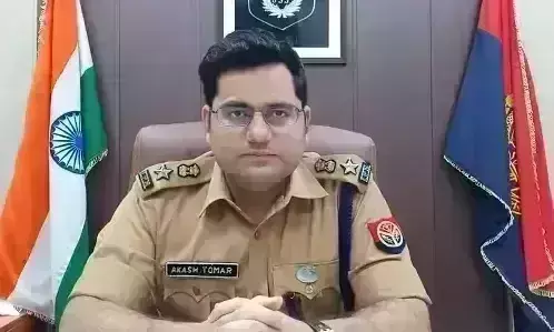 पुलिस कमांडर ने लपका बेहतरीन कैच-जमीन घोटाले का मास्टरमाइंड अरेस्ट पुलिस कमांडर ने लपका बेहतरीन कैच-जमीन घोटाले का मास्टरमाइंड अरेस्ट