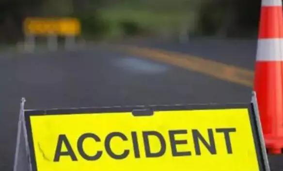 पार्टी से लौट रहे लोगों से भरी बस पलटी- दर्जनभर से अधिक लोगों की मौत पार्टी से लौट रहे लोगों से भरी बस पलटी- दर्जनभर से अधिक लोगों की मौत