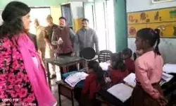 निरीक्षण में गैरहाजिर मिले शिक्षक का वेतन काटने का डीएम ने दिया निर्देश निरीक्षण में गैरहाजिर मिले शिक्षक का वेतन काटने का डीएम ने दिया निर्देश