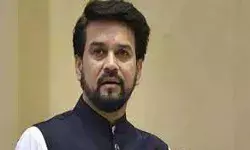 खिलाड़ी अपनी जवानी देश को समर्पित कर दें- ठाकुर