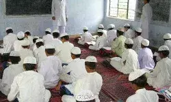 खुला फर्जीवाडा- कागजों पर चल रहे 219 मदरसे डकार गए सरकार से मिली रकम खुला फर्जीवाडा- कागजों पर चल रहे 219 मदरसे डकार गए सरकार से मिली रकम