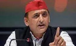 ठंड में ठिठुरते गरीबों के प्रति योगी सरकार संवेदनशून्य- अखिलेश ठंड में ठिठुरते गरीबों के प्रति योगी सरकार संवेदनशून्य- अखिलेश