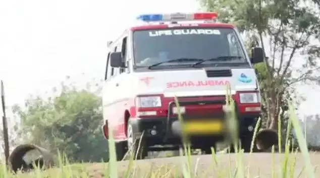 दिखाई दी एंबुलेंस- शराब तस्कर पुलिस समझ बाईक समेत नदी में कूदे- हो गई दिखाई दी एंबुलेंस- शराब तस्कर पुलिस समझ बाईक समेत नदी में कूदे- हो गई