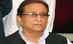 अदालत में हाजिर न होने पर आजम समेत बेटे और पत्नी पर लगा जुर्माना अदालत में हाजिर न होने पर आजम समेत बेटे और पत्नी पर लगा जुर्माना