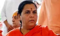 मंदिर में नंदी के पास जाली लगी देख तमतमाई उमा भारती ने उखाड फैकी..