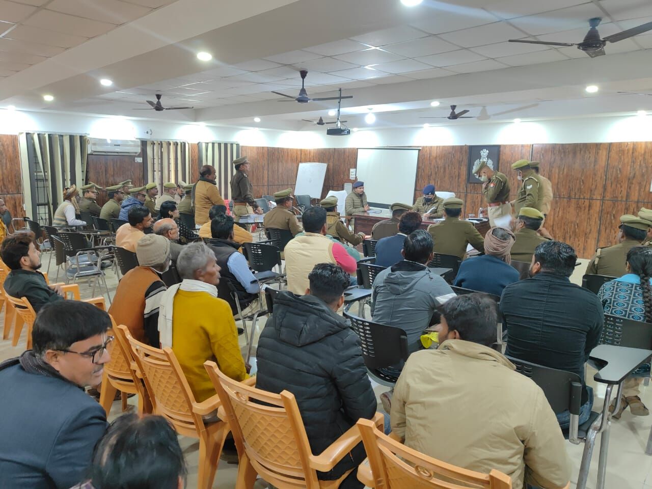 न्याय दिवस- 30 विभिन्न प्रकरणों का पुलिस कप्तान ने कराया निस्तारण