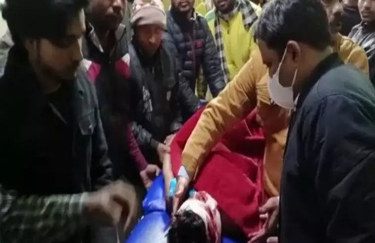 कॉफी शॉप में फटी मशीन- बच्चे समेत 5 लोग हुए जख्मी कॉफी शॉप में फटी मशीन- बच्चे समेत 5 लोग हुए जख्मी