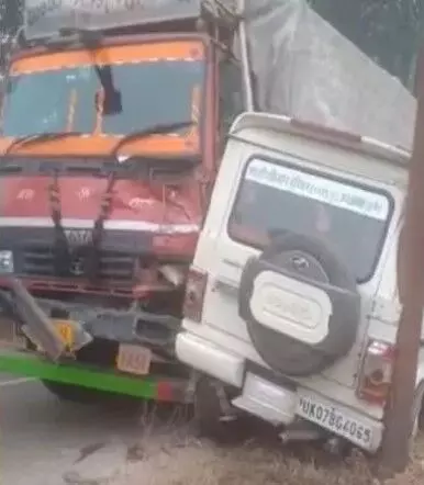 भाकियू प्रदेश उपाध्यक्ष की कार की ट्रक से टक्कर- 3 लोग हुए घायल