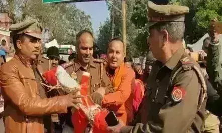 हिंदूवादी संगठन के कार्यकर्ताओ ने क्रिसमस पर्व का किया विरोध- पुलिस से हुई बहस