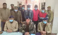 कॉलेज में मारपीट और फायरिंग कर हंगामा करने वाले 5 गिरफ्तार कॉलेज में मारपीट और फायरिंग कर हंगामा करने वाले 5 गिरफ्तार