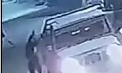 तीसरी आंख ने चोर को किया शर्मसार- चोरी की गई बेंच लौटाने को तैयार तीसरी आंख ने चोर को किया शर्मसार- चोरी की गई बेंच लौटाने को तैयार