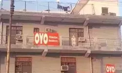 गर्लफ्रेंड कर रही थी जिद- बाथरूम से लौटी तो लटका मिला बॉयफ्रेंड का शव