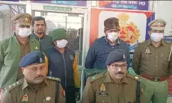 पुलिस ने दबोचें दो आरोपी- नकली शराब के रैपर व लिक्विड बरामद पुलिस ने दबोचें दो आरोपी- नकली शराब के रैपर व लिक्विड बरामद