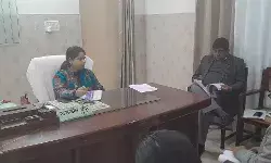 आंगनबाडी केन्द्र गोद लेने वाले अधिकारियों व प्रधानों को DM के निर्देश