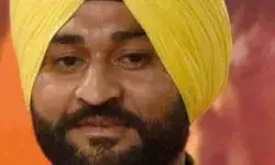 छेड़छाड़ के आरोप के बाद चली गई खेल मंत्री की कुर्सी- दिया इस्तीफा छेड़छाड़ के आरोप के बाद चली गई खेल मंत्री की कुर्सी- दिया इस्तीफा