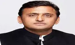 पिता मुलायम के नक्शेकदम पर अखिलेश- लोगों के दिल को छू गया पिता मुलायम के नक्शेकदम पर अखिलेश- लोगों के दिल को छू गया