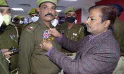 DG जेल का प्रयास- देश में UP अव्वल- वर्दी पर लगाया गया प्रतीक चिन्ह DG जेल का प्रयास- देश में UP अव्वल- वर्दी पर लगाया गया प्रतीक चिन्ह